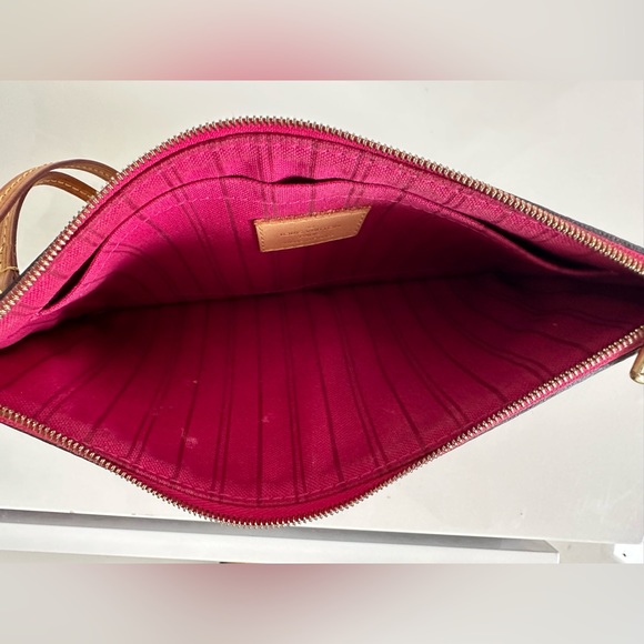 Louis Vuitton Neverfull Pouchette - Picture 5 of 9